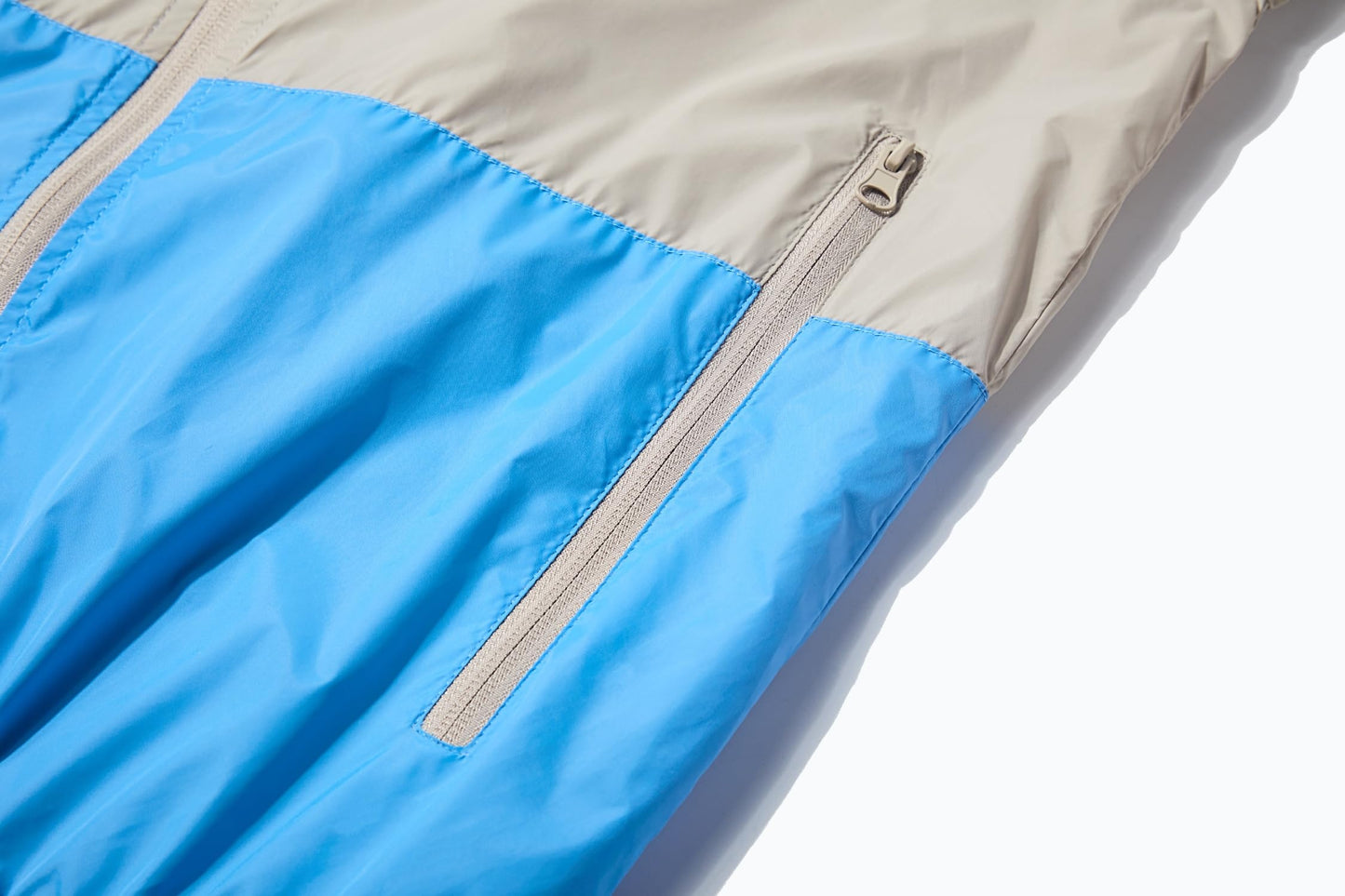 Men's Lightweight Windbreaker Jackets Outdoor Hooded Pocket Raincoat Jacket