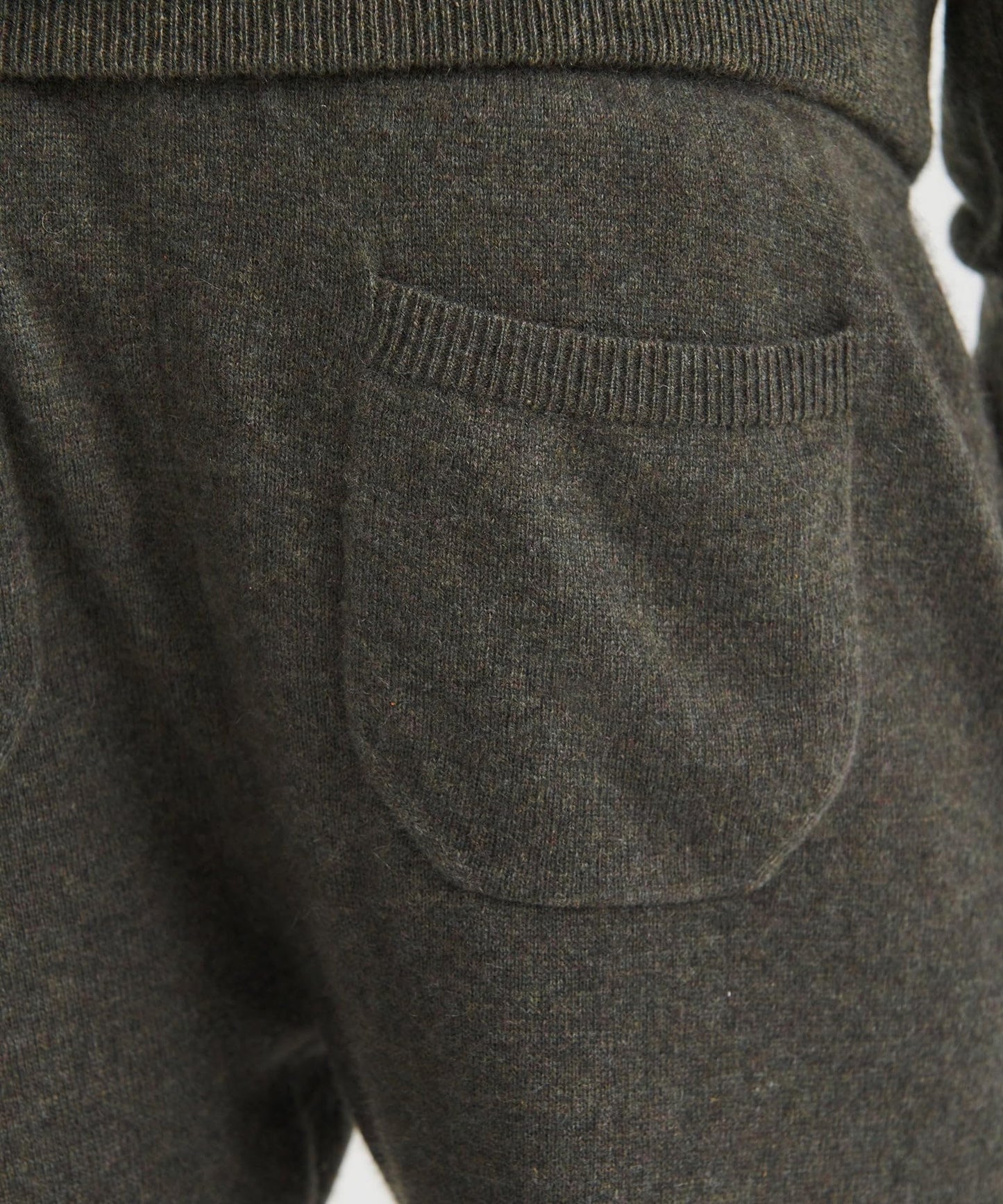 The Off-Duty Cashmere Jogger