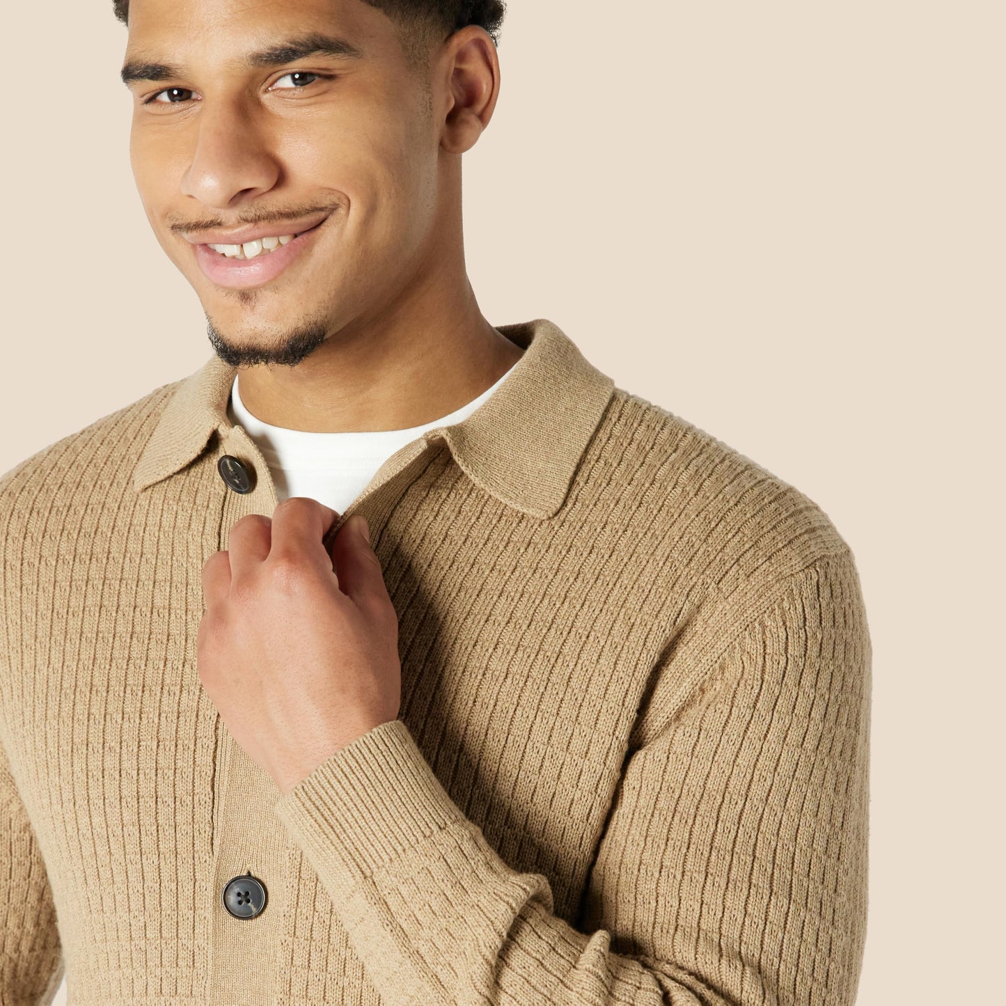 Amazon Essentials Men's Relaxed-Fit Collared Cardigan Sweater