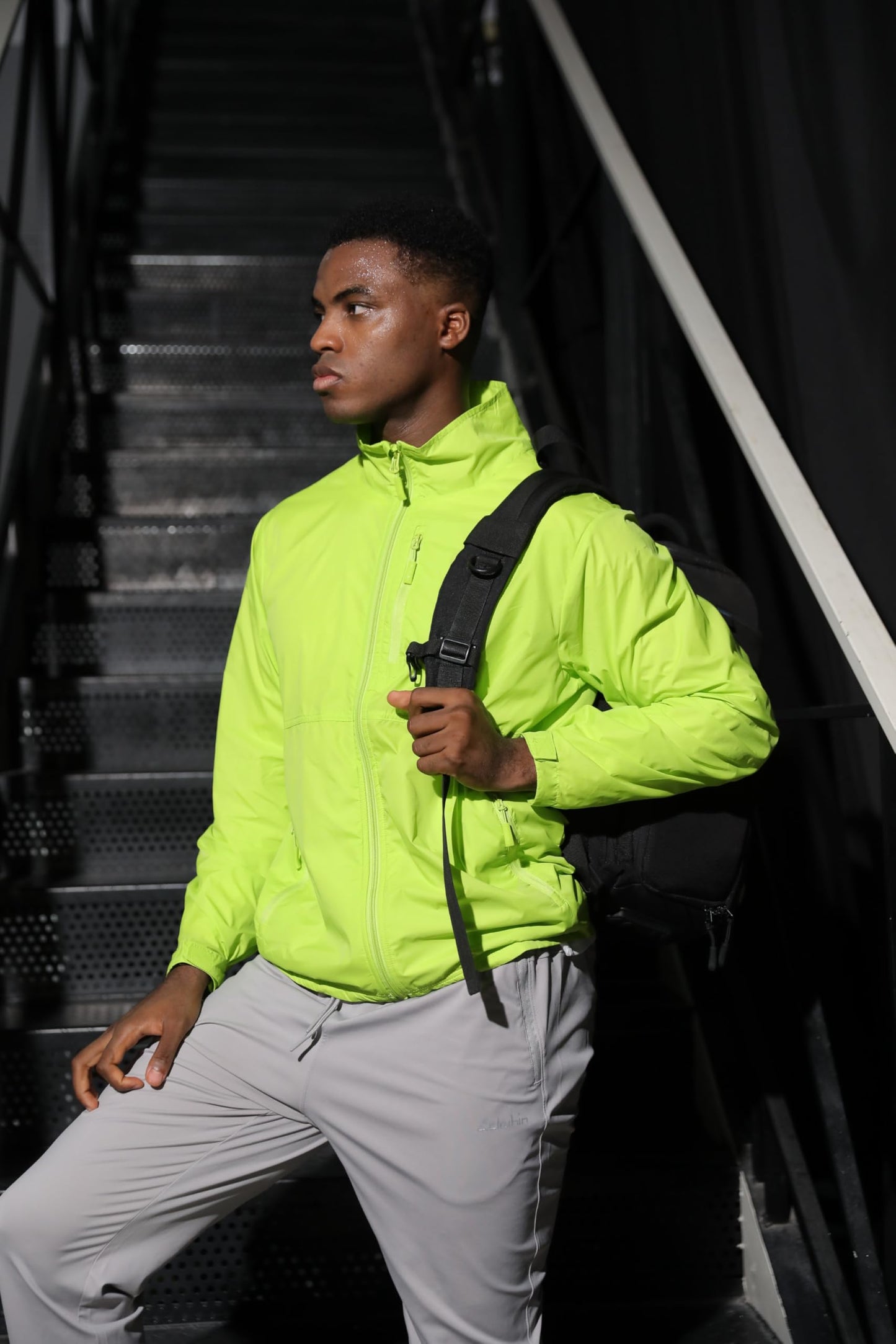 TRAILSIDE SUPPLY CO. Mens Windbreaker Jackets Lightweight Packable Jacket,Windproof and Dustproof